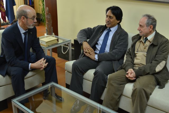 Investigadores de una universidad sueca desarrollarán su tesis sobre exoesqueletos en la Politécnica - 1, Foto 1