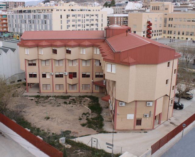 El Centro de Educación de Personas Adultas inicia el periodo de matriculación para el curso 2015-2016 - 1, Foto 1