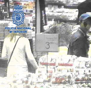 Detenidos hurtando in fraganti en un centro comercial - 1, Foto 1