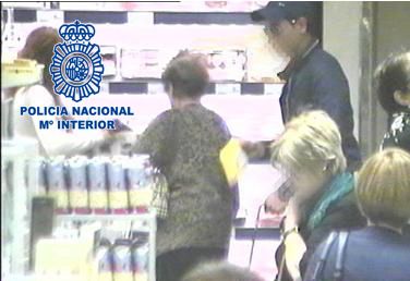 Detenidos hurtando in fraganti en un centro comercial - 2, Foto 2