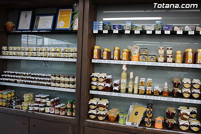 Ms de doscientas personas asistieron a la entrega de la acreditacin de la marca ConSuma Naturalidad a COATO - 13