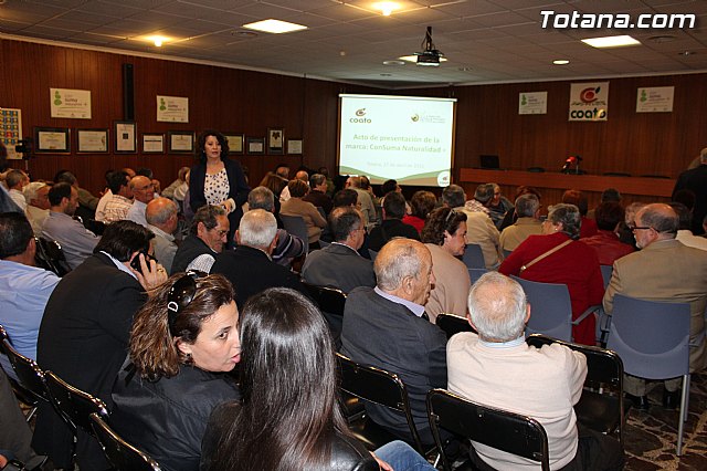 Ms de doscientas personas asistieron a la entrega de la acreditacin de la marca ConSuma Naturalidad a COATO - 17