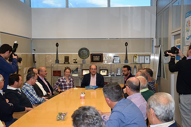 Ms de doscientas personas asistieron a la entrega de la acreditacin de la marca ConSuma Naturalidad a COATO - 47