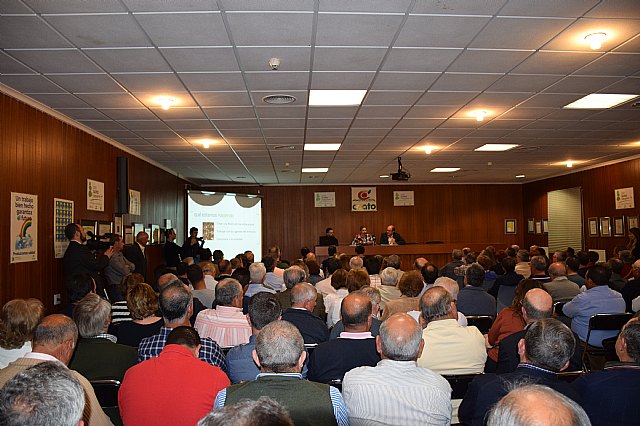 Ms de doscientas personas asistieron a la entrega de la acreditacin de la marca ConSuma Naturalidad a COATO - 50