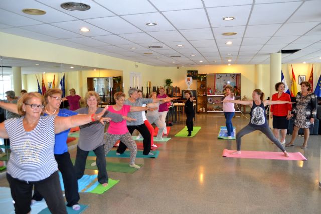 La concejalía de Tercera Edad ofrece cursos de yoga para mayores - 3, Foto 3