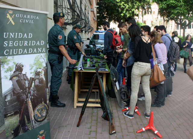 La Guardia Civil ha impartido talleres de buceo para alumnos de la Universidad de Murcia - 1, Foto 1