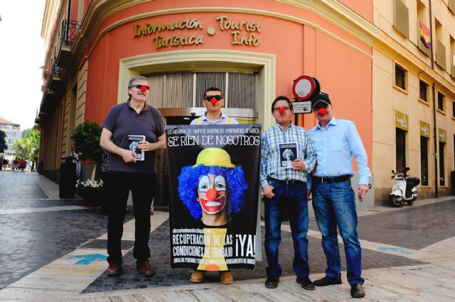 ´Se ríen de nosotros´. Empleados municipales se concentran en la Glorieta para reclamar la recuperación de las condiciones de trabajo - 3, Foto 3