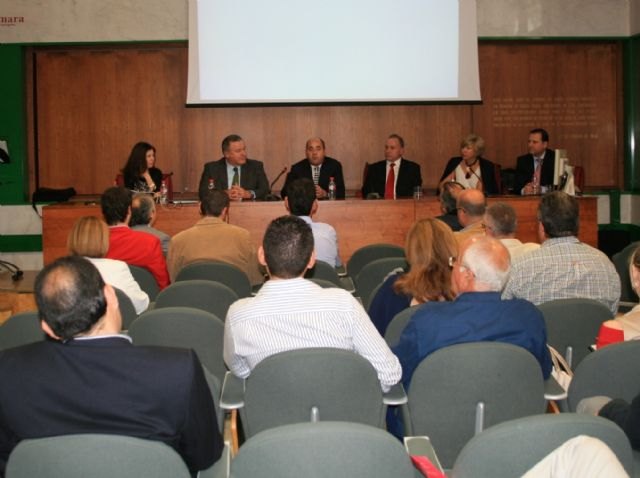 Bernabé incide en el carácter social de la nueva Ley de Vivienda de la Región de Murcia - 1, Foto 1
