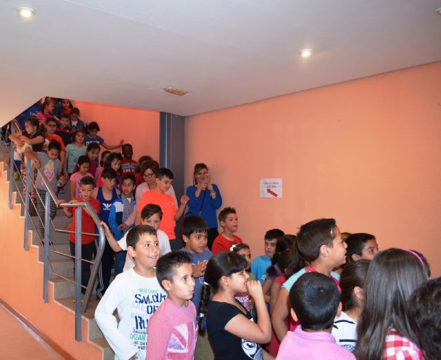 Los escolares alguaceños disfrutaron de la obra El Soldadito de plomo para celebrar el Día del Libro - 5, Foto 5