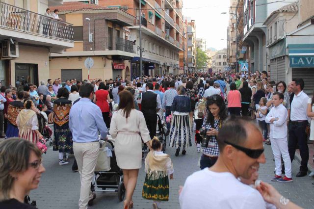 Centenares de jumillanos y jumillanas participan en la Ofrenda de Flores al Cristo Amarrado a la Columna, 2015 - 4, Foto 4