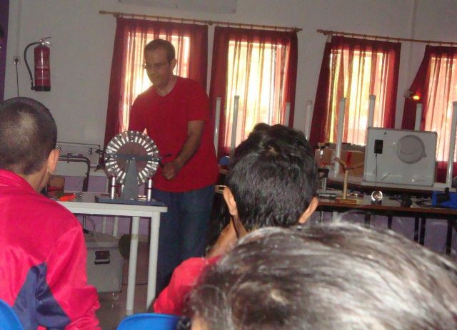 Ciencia para la Inclusión desarrolla talleres para menores en riesgo de exclusión social - 2, Foto 2