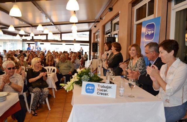 Bartolomé Hernández mantiene un encuentro con colectivos relacionados con el área de mujer y el ámbito sociosanitario - 1, Foto 1