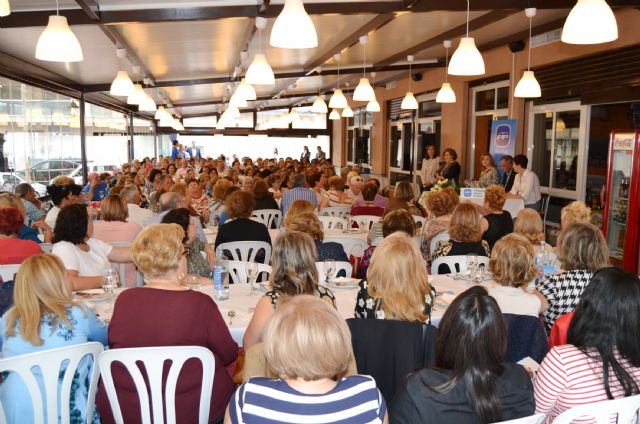 Bartolomé Hernández mantiene un encuentro con colectivos relacionados con el área de mujer y el ámbito sociosanitario - 2, Foto 2