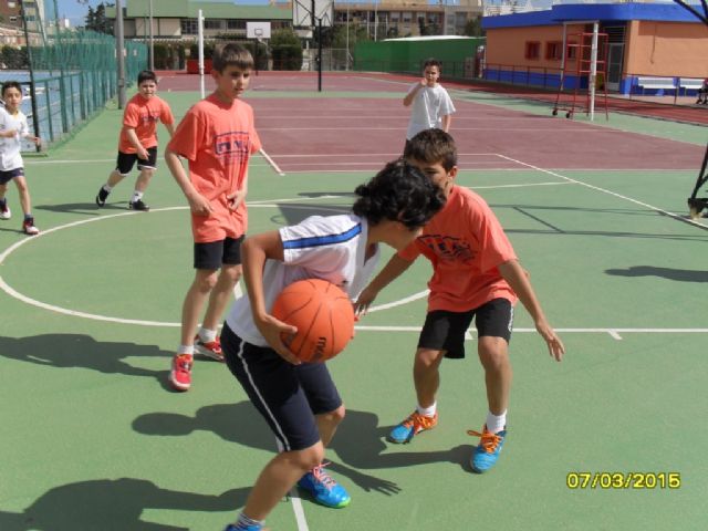 El equipo de Multideporte Benjamín del Colegio Santa Eulalia se clasifica para los cuartos de final de la fase regional de Deporte Escolar, Foto 1