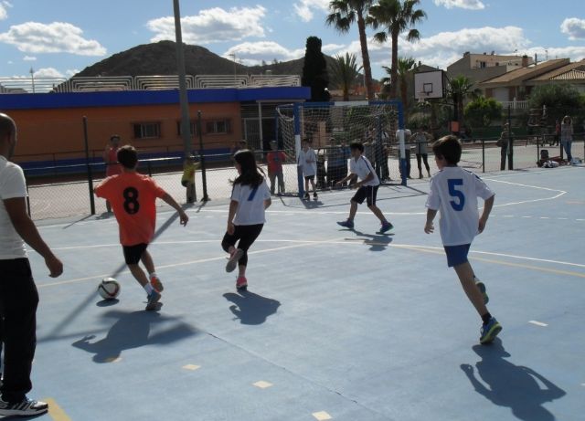El equipo de Multideporte Benjamín del Colegio Santa Eulalia se clasifica para los cuartos de final de la fase regional de Deporte Escolar, Foto 6
