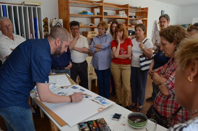El pintor Nono García imparte una Masterclass de acuarela a los alumnos de los talleres municipales de pintura - 1, Foto 1