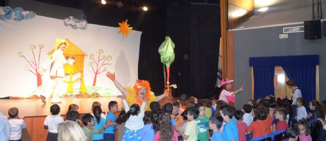 La gallina Marcelina divierte a los escolares alguaceños con motivo del Día del Libro - 5, Foto 5