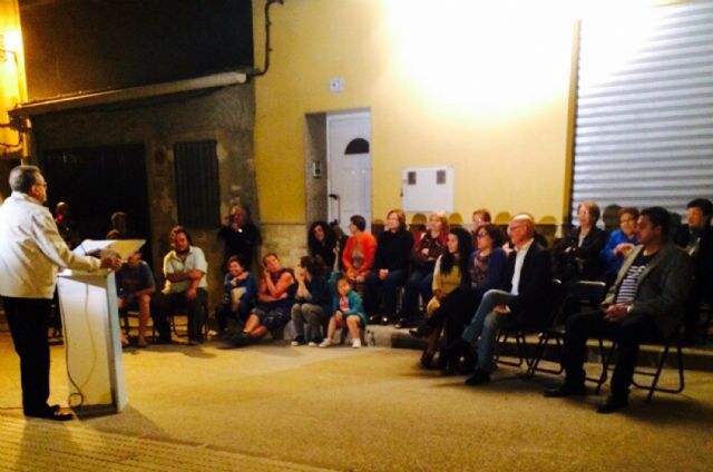 El candidato popular lleva sus encuentros vecinales a la barriada de la Virgen del Oro - 5, Foto 5