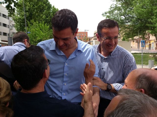 Pedro Snchez da su apoyo al proyecto socialista de Alhama en un encuentro con el candidato Diego Conesa en Bullas, Foto 3