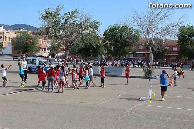 Ms de 400 alumnos de 5 de Educacin Primaria de todos los colegios de Totana participan en la Jornada de Juegos Populares - 3
