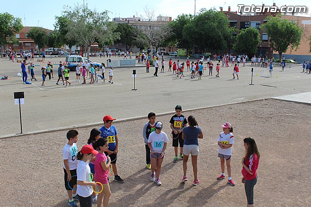 Ms de 400 alumnos de 5 de Educacin Primaria de todos los colegios de Totana participan en la Jornada de Juegos Populares - 10