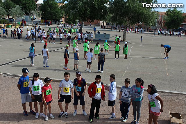 Ms de 400 alumnos de 5 de Educacin Primaria de todos los colegios de Totana participan en la Jornada de Juegos Populares - 9