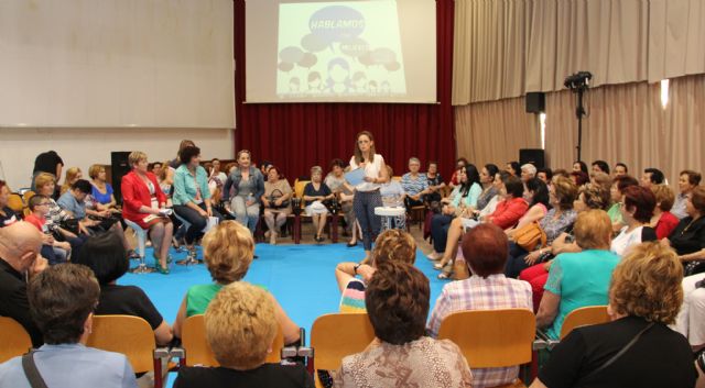 Más de 150 mujeres lumbrerenses participan junto a la Alcaldesa en la iniciativa 'Hablamos con mujeres' - 2, Foto 2