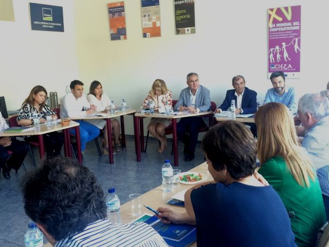 González Tovar se compromete a potenciar la economía social como elemento clave del desarrollo económico de la Región de Murcia - 1, Foto 1