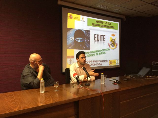 Félix López Cánovas: Internet es algo maravilloso que tiene sus riesgos y hay que ser consciente de ellos - 2, Foto 2