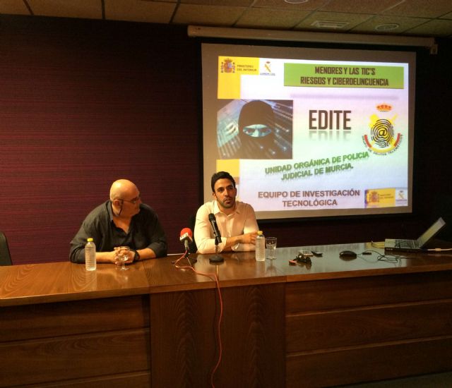 Félix López Cánovas: Internet es algo maravilloso que tiene sus riesgos y hay que ser consciente de ellos - 3, Foto 3