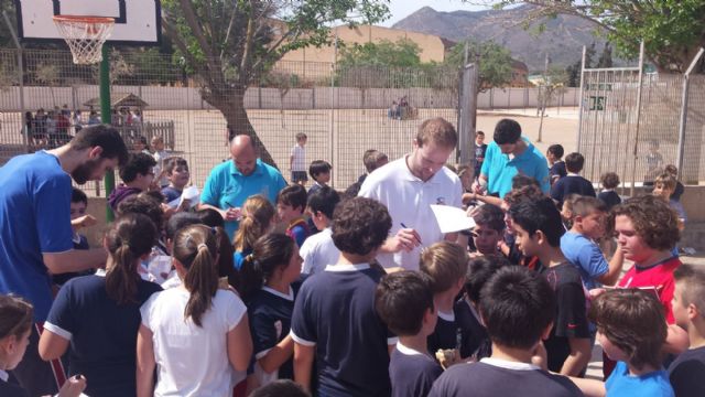 Alumnos del Virgen de Begoña, con el UPCT Basket Cartagena - 2, Foto 2