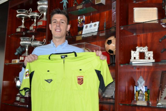 Actuación vital de un árbitro en el partido Sucina-EF Los Alcázares - 2, Foto 2