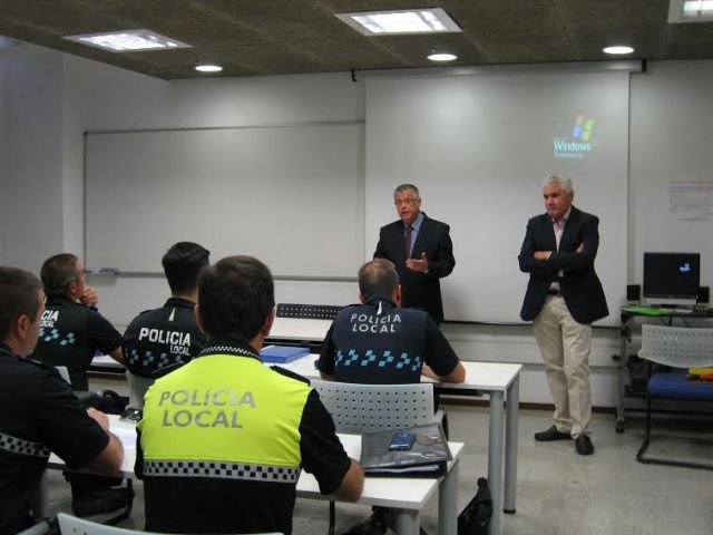 La Comunidad organiza un curso para mejorar las competencias profesionales de mandos de la policía local de ocho municipios - 1, Foto 1