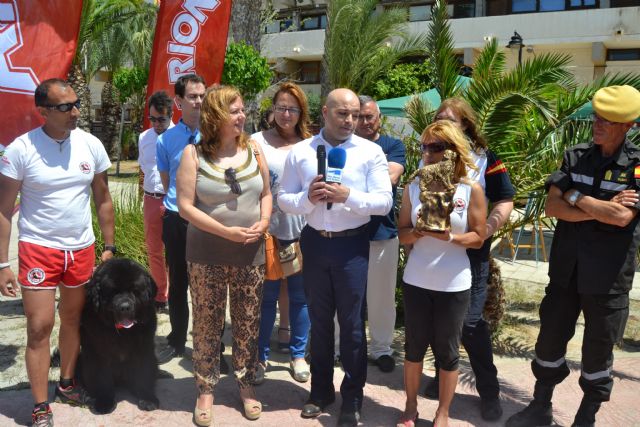 Homenaje a Bruno, el perro socorrista, durante la celebración del Día del Perro - 1, Foto 1