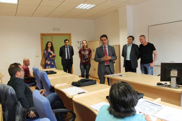 El Consejero de Empleo y Presidencia visita las instalaciones del Vivero de Empresas - 1, Foto 1
