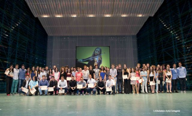 La alumna jumillana del Conservatorio Profesional de Música Felicia Gómez obtiene el primer premio en el concurso Entre cuerdas y metales - 4, Foto 4