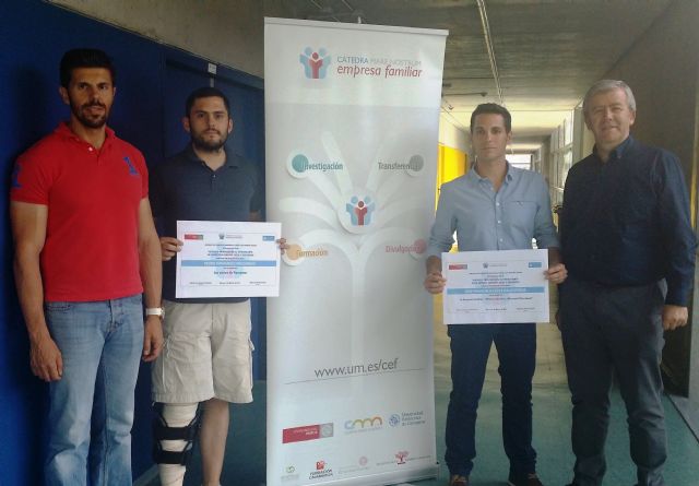 Dos alumnos de la Universidad de Murcia, premiados por la Cátedra de Empresa Familiar - 1, Foto 1