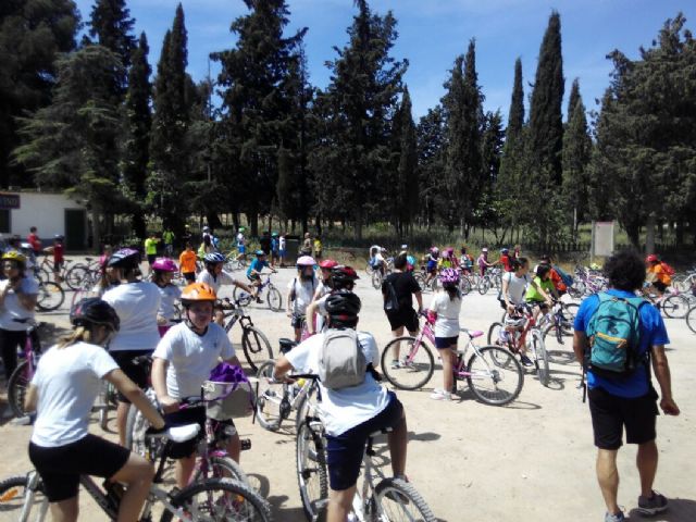 Una marcha ciclista y una ruta de senderismo clausuran el Programa de Deporte Escolar en Cehegín - 1, Foto 1