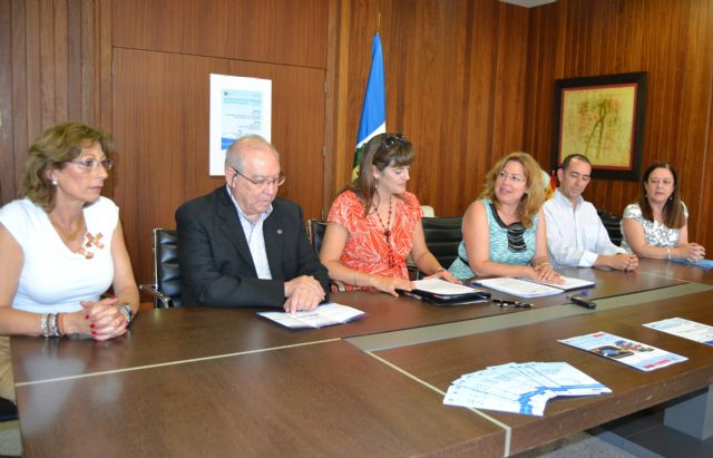 La Universidad del Mar imparte en San Pedro del Pinatar un campamento científico para jóvenes y un taller sobre biomedicina y calidad de vida - 1, Foto 1