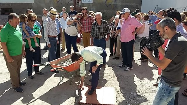 La puesta en marcha de las obras para volver a levantar el edificio Ibreño eleva hasta 818 el número de viviendas en reconstrucción, además de las 450 ya finalizadas - 2, Foto 2