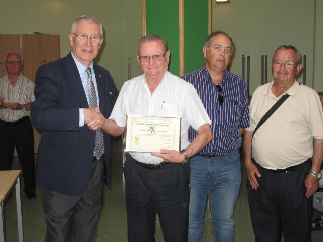 La entrega de trofeos pone punto y final al campeonato de Petanca de Mayores - 2, Foto 2