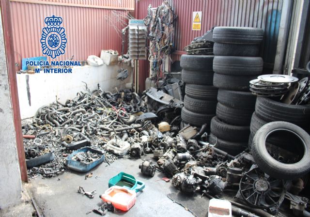Desmantelados dos talleres mecánicos ilegales en Alcantarilla y en Beniaján - 1, Foto 1