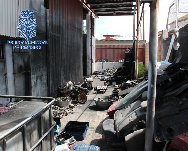 Desmantelados dos talleres mecánicos ilegales en Alcantarilla y en Beniaján - 4, Foto 4