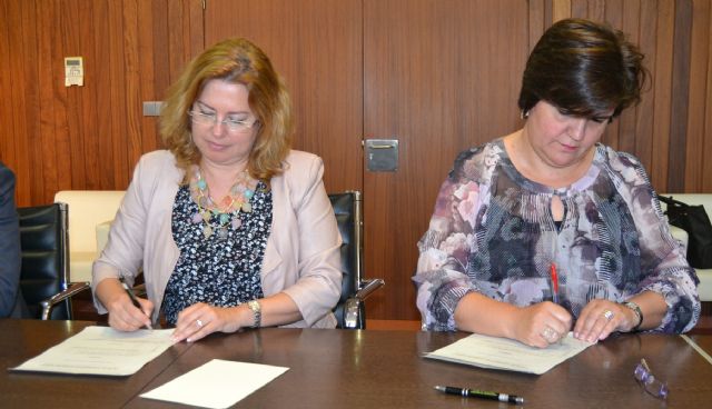 La Fundación CajaMurcia destina 3.000 euros a la financiación de la Universidad Popular - 2, Foto 2