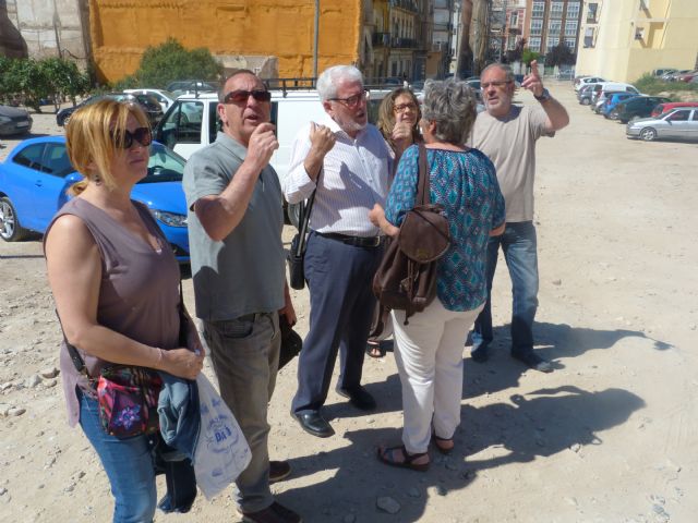 La zona este del casco antiguo parece una zona de guerra ha declarado el candidato de Ganar Cartagena tras un paseo por ella - 2, Foto 2