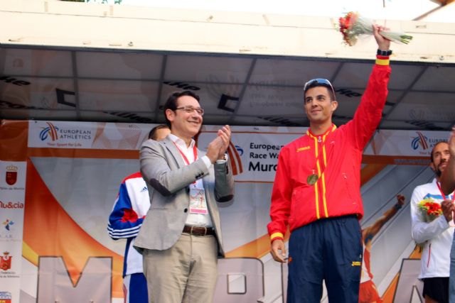 José Gabriel Ruiz felicita a Miguel Ángel López por su triunfo en la XI Copa de Europa de Marcha - 1, Foto 1