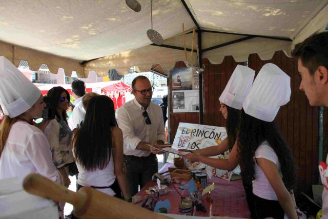 Cooperativas escolares de la Comarca venden sus productos en el mercado semanal de Caravaca - 3, Foto 3