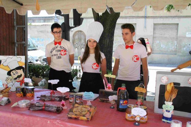 Cooperativas escolares de la Comarca venden sus productos en el mercado semanal de Caravaca - 4, Foto 4