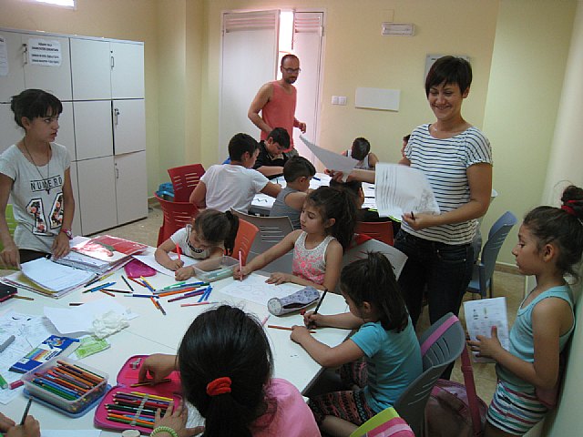 Este jueves se pone en marcha un nuevo aula de ocio y apoyo escolar en las viviendas sociales de C/ Argentina - 4, Foto 4