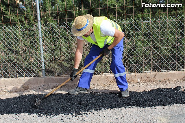 El Ayuntamiento lleva cabo un plan de parcheo integral en todo el casco urbano as como en los caminos rurales de las pedanas - 6